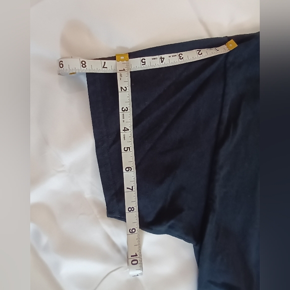 𝙀𝙐𝘾_𝑯𝒖𝒈 𝑫𝒆𝒂𝒍𝒆𝒓 𝑪𝒓𝒆𝒘𝒏𝒆𝒄𝒌 𝑺𝒉𝒊𝒓𝒕 - Picture 5 of 10